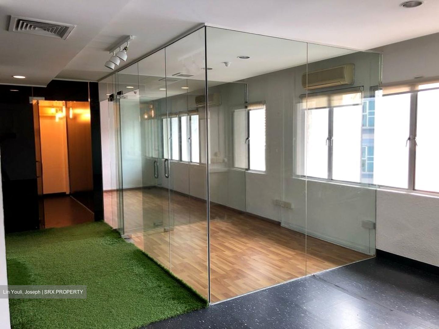 Hoa Nam Building (D8), Office #547252421
